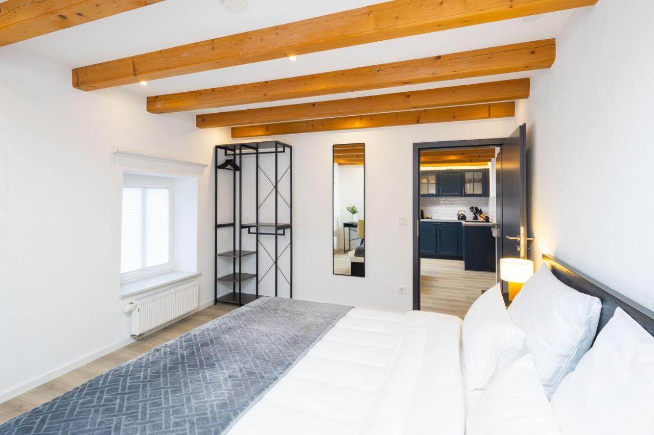 Stadtmauer Apartments - Stilvolle Wohnung Mit King Bett Direkt An Der Historischen Stadtmauer Nördlingen Exterior foto