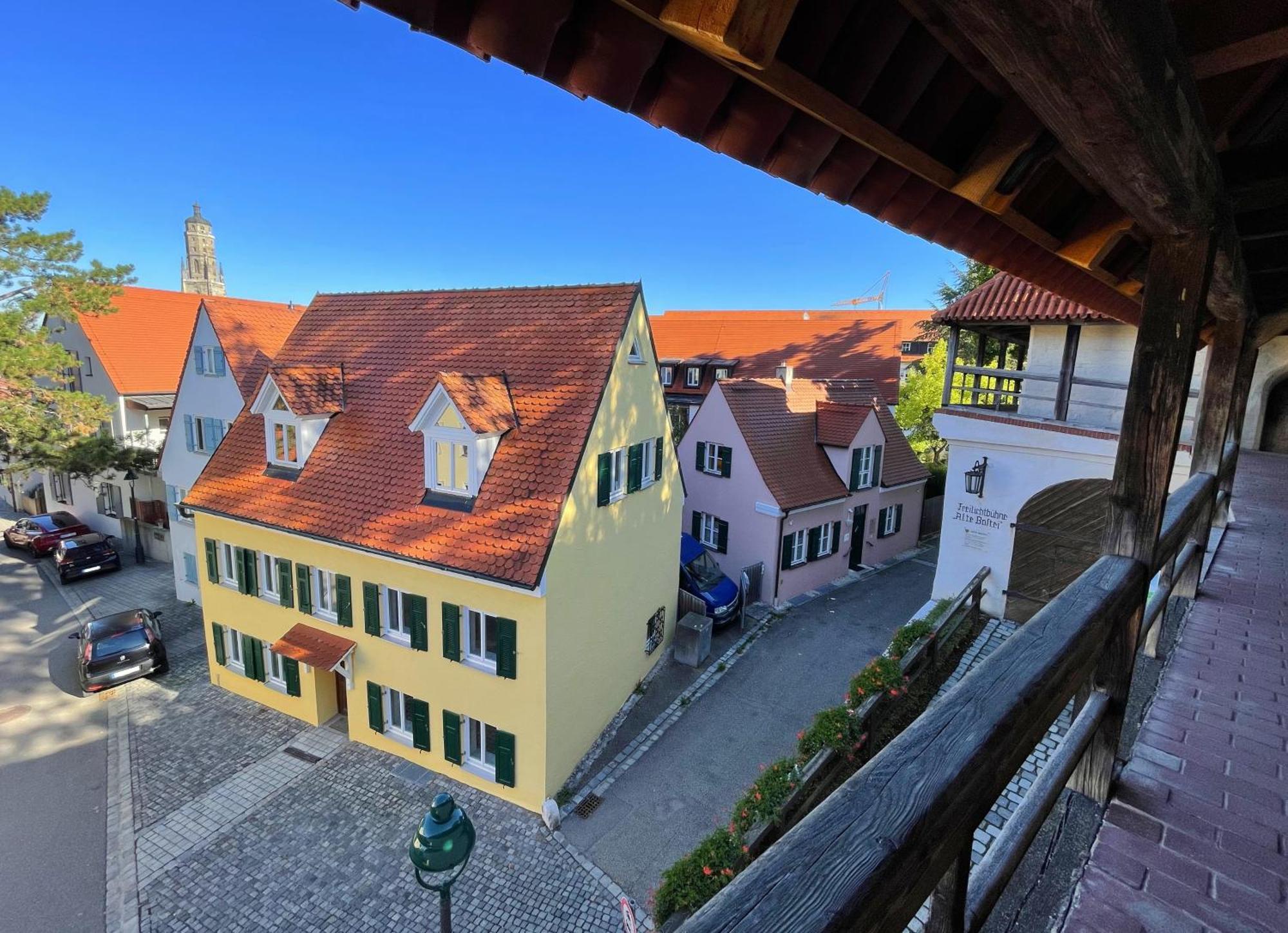 Stadtmauer Apartments - Stilvolle Wohnung Mit King Bett Direkt An Der Historischen Stadtmauer Nördlingen Exterior foto